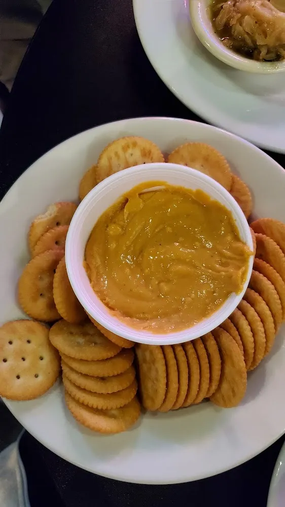 Beer Cheese and Crackers